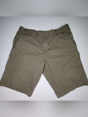 French Connection Men’s Shorts Size 34 Olive